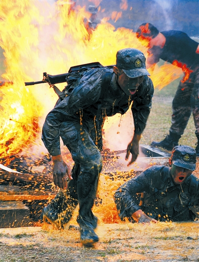 軍人保鏢.jpg